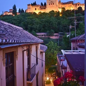 Paseo De Tristes Granada