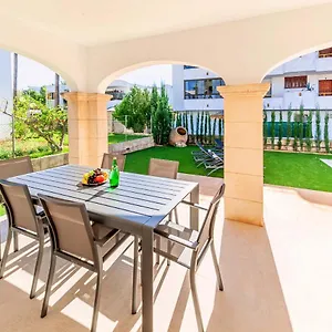 https://villa-amfora-port-de-alcudia-mallorca.balearic-islands.net